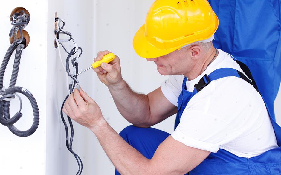 je recherche un électricien Puteaux