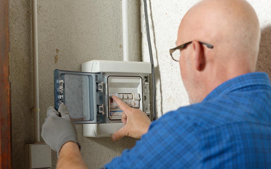 je recherche un électricien Puteaux